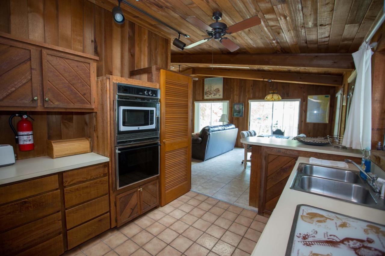 Riverfront Treetop Bungalow Homosassa Exterior foto